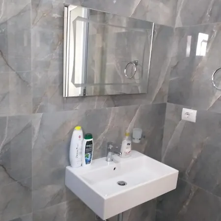Deka-x Sarande