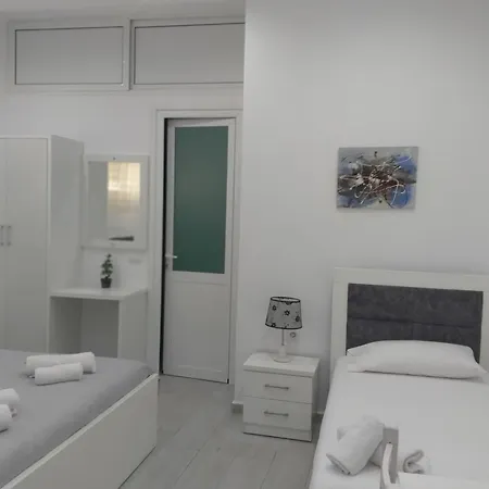 Hotel Deka-x