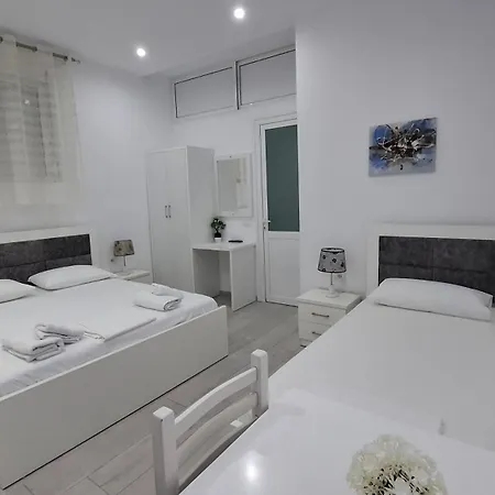 Deka-x Hotel