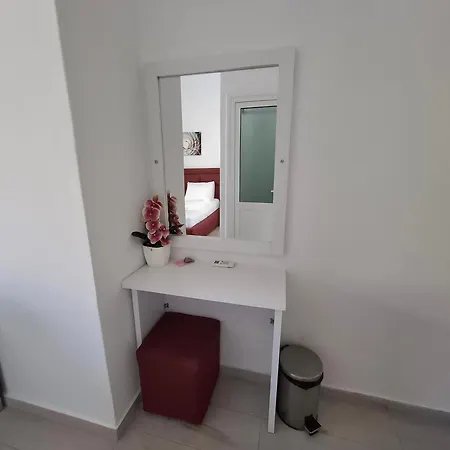 Deka-x Sarandë