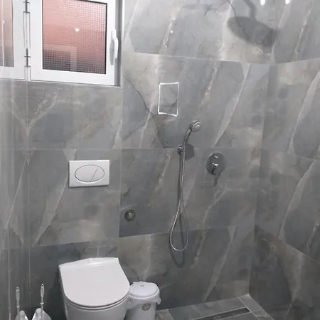 Hotel Deka-x *